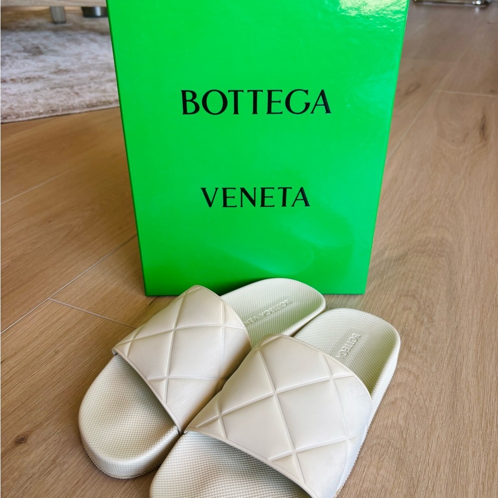 Authentic Bottega Veneta Slide Sandals with Intrecciato Design 7/37